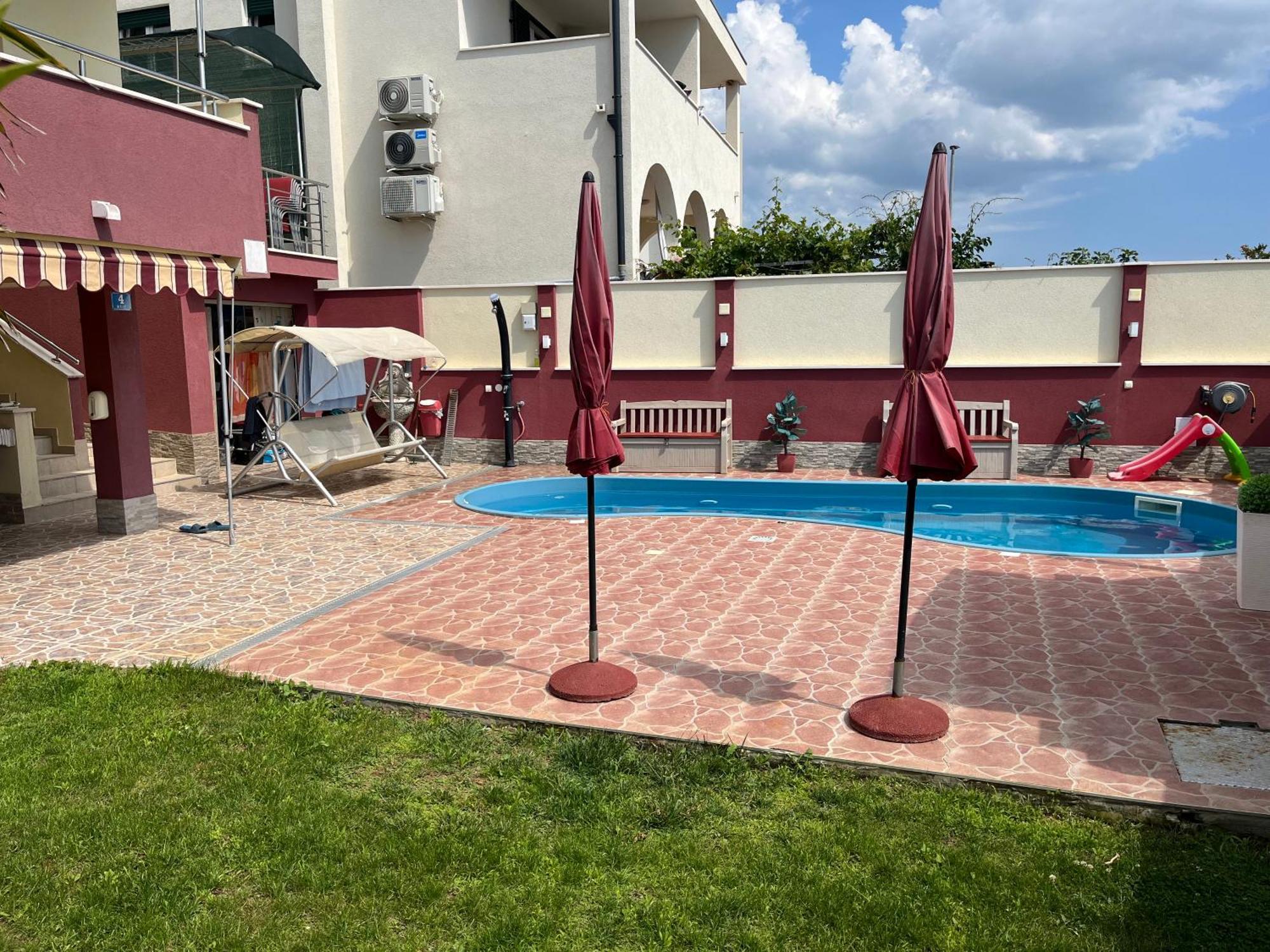 Apartments Villa Stella Maris 로고즈니차 외부 사진