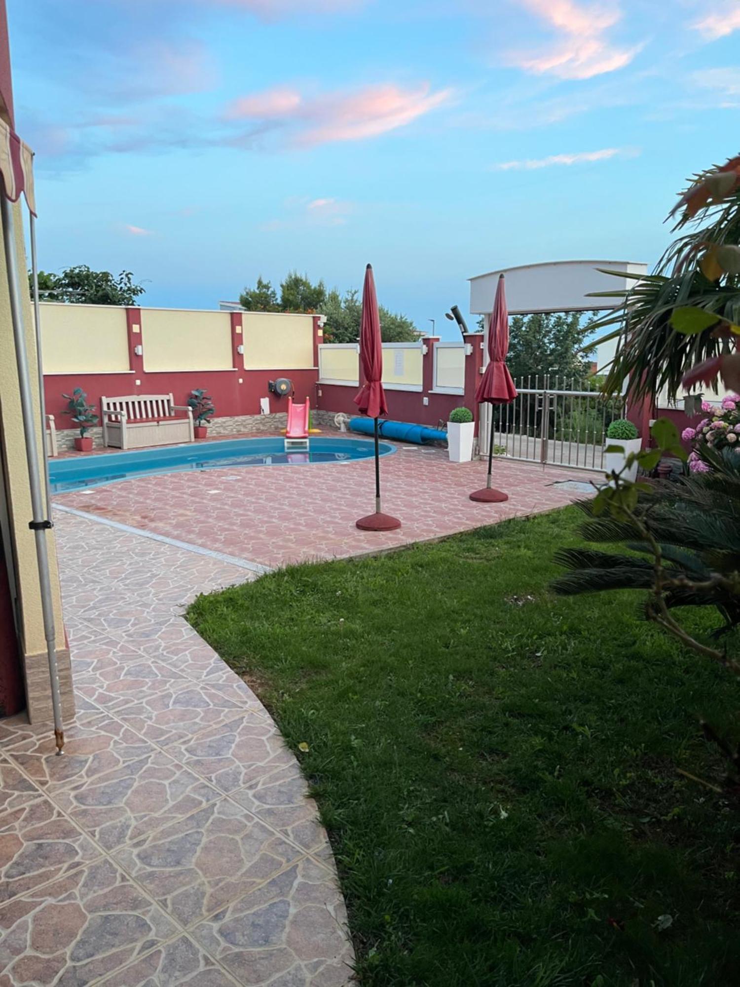 Apartments Villa Stella Maris 로고즈니차 외부 사진