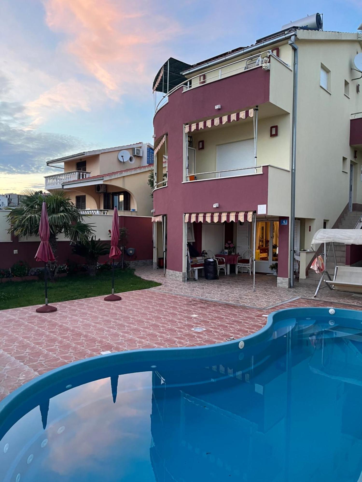 Apartments Villa Stella Maris 로고즈니차 외부 사진