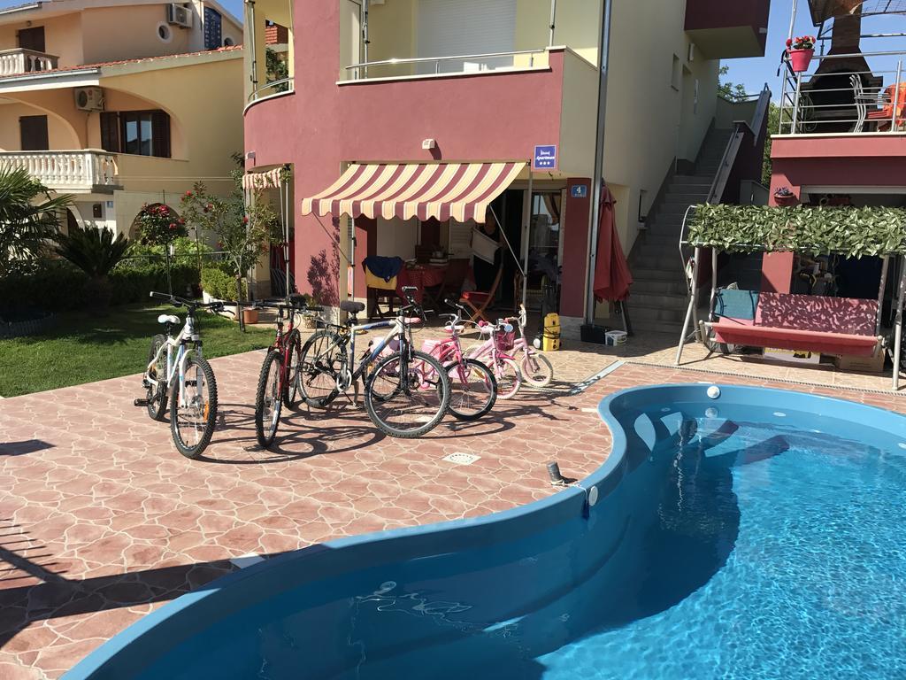 Apartments Villa Stella Maris 로고즈니차 외부 사진