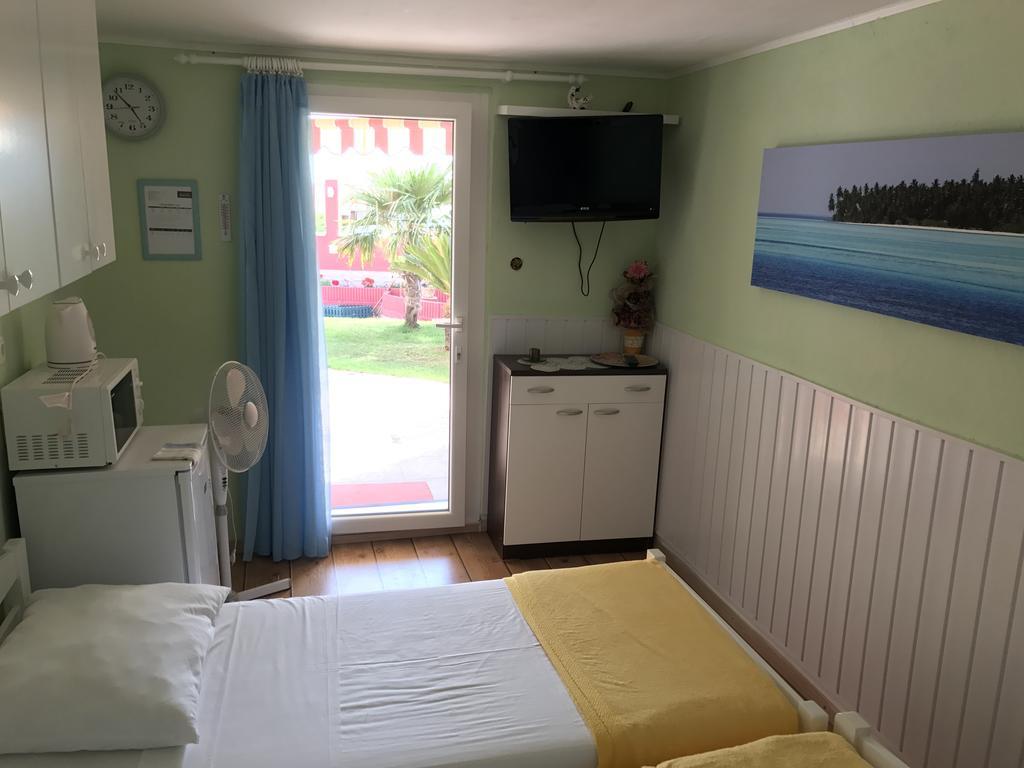 Apartments Villa Stella Maris 로고즈니차 외부 사진