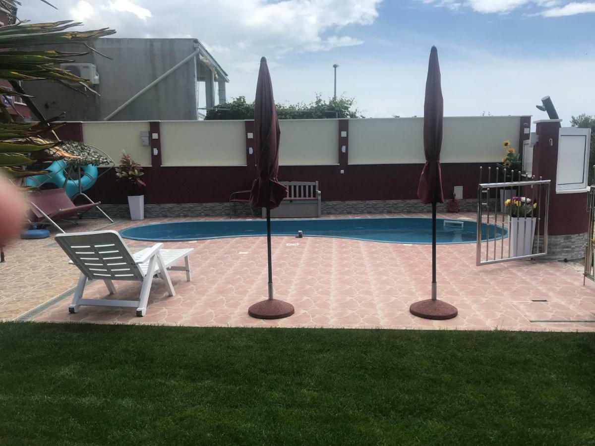 Apartments Villa Stella Maris 로고즈니차 외부 사진